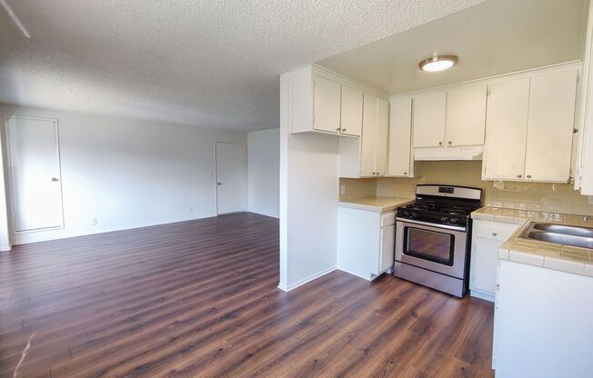 2 beds, 1 bath, 750 sqft, $2,095, Unit 0006