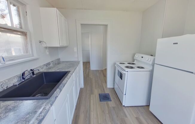 2 beds, 1 bath, $700