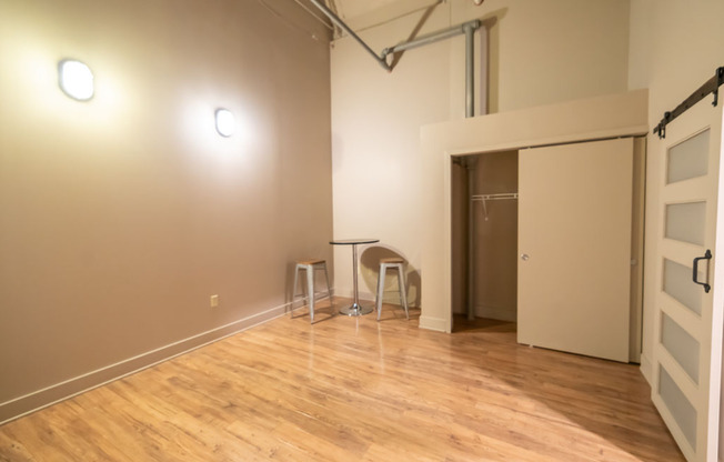 3 beds, 2 baths, 1,325 sqft, $2,100, Unit Apt. 306