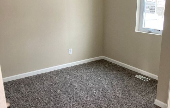 Remodeled 2 Bedroom 1 Bathroom Home- Located on the Southside