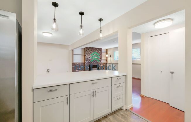 5 Beds and 3 Baths Single-family Home Available for Rent