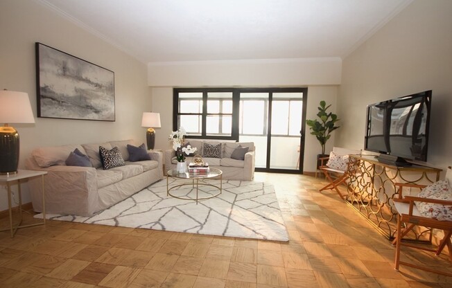 1 bed, 1 bath, 952 sqft, $3,450, Unit 17R