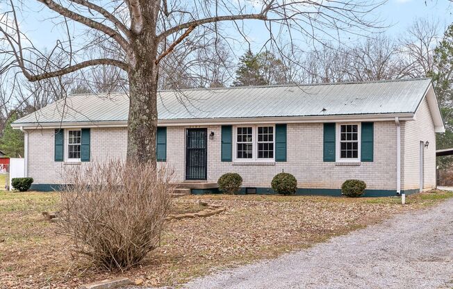 3 Bedroom Pet Friendly Home For Rent!