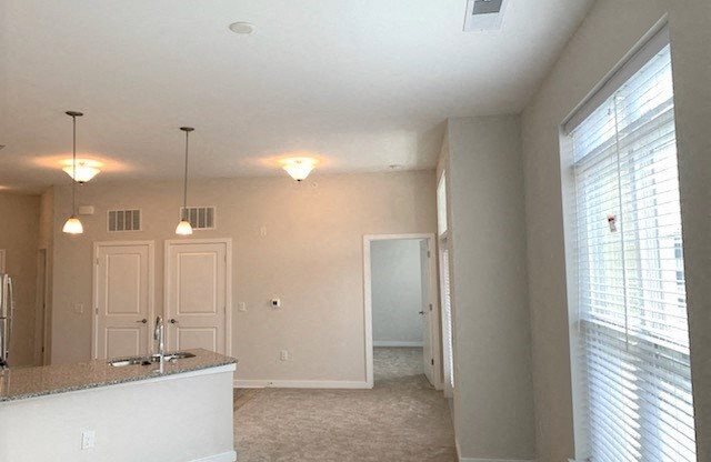 1 bed, 1 bath, 782 sqft, $1,675