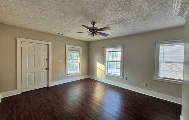 2 Bedroom Home in Castlewood!