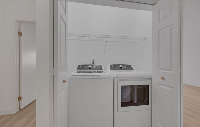 3 beds, 2 baths, $1,700, Unit # 2061