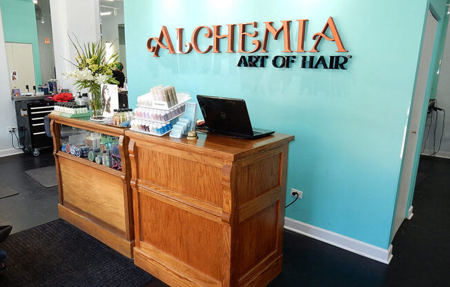 Salon at Somerset Place Apartments, Illinois