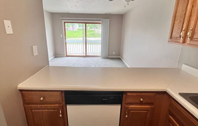 2 beds, 1 bath, 900 sqft, $949, Unit 232