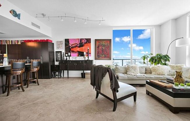 2 beds, 2.5 baths, $7,600, Unit # 5103