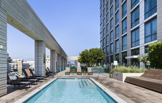 1 bed, 1 bath, 752 sqft, $3,811, Unit 911