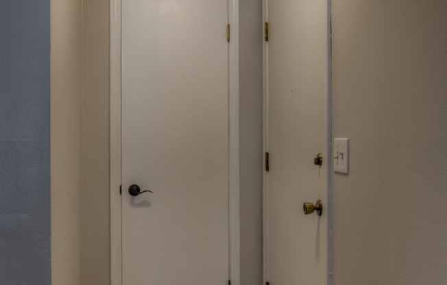 1 bed, 1 bath, 720 sqft, $905, Unit 13