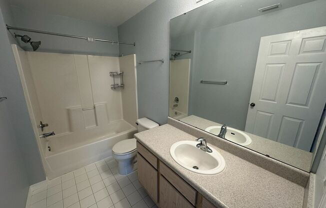 2 beds, 2 baths, $1,815, Unit Apt 5208