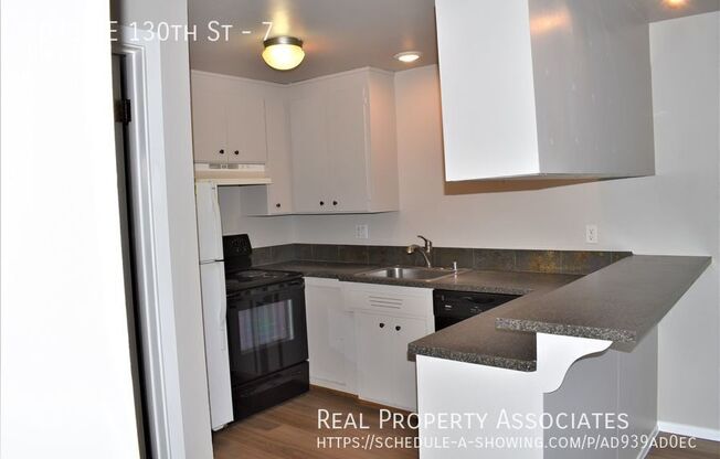 3035 NE 130th St