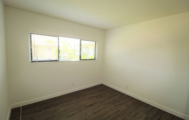 2 beds, 1 bath, $2,350, Unit 87 Baylor Drive