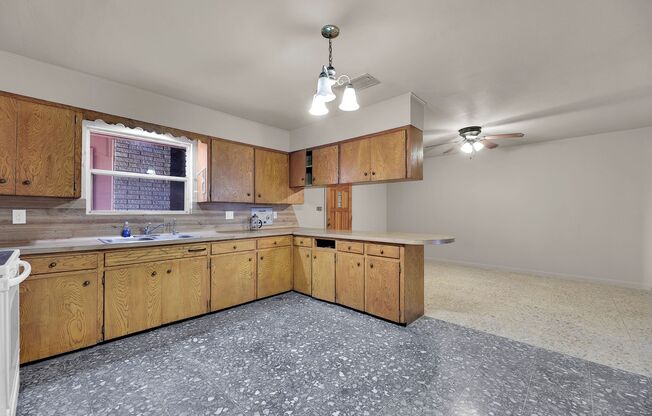Charming Home in Central McAllen!