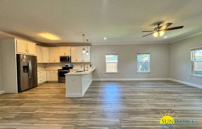 Beautiful 4 Bedroom Home in Mary Esther!