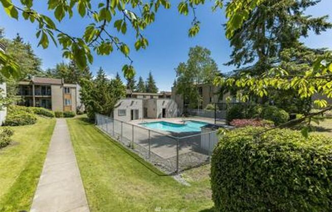 Beautiful modern remodeled 2 bed 1 bath condo across from Microsoft