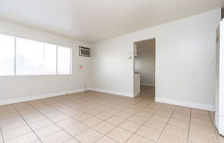 2 beds, 1 bath, $1,600, Unit C