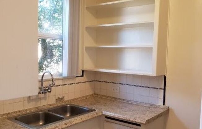 2 beds, 1 bath, $2,280, Unit 4353