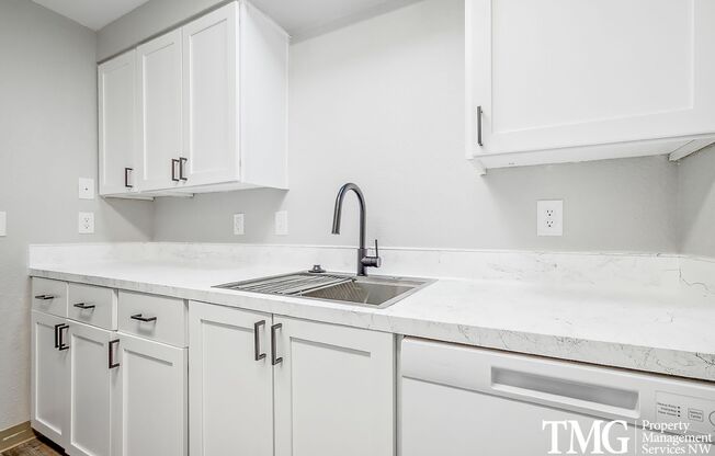 2 beds, 1 bath, 760 sqft, $1,625, Unit 109