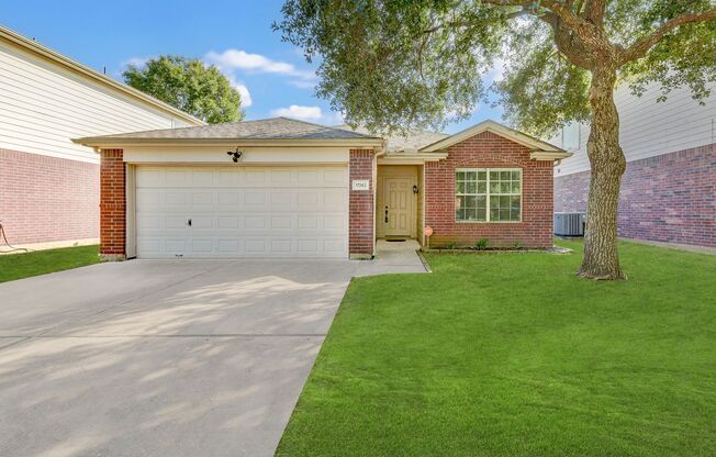 4 Bed Home Located in Cypress!