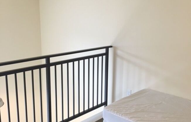 Studio, 1 bath, 194 sqft, $1,120, Unit 503