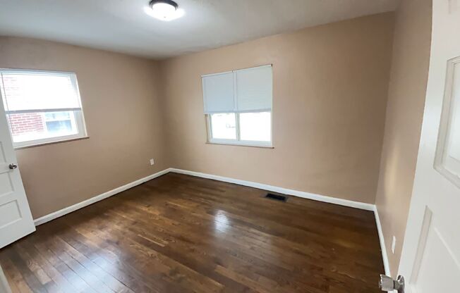 3 beds, 1 bath, $1,075