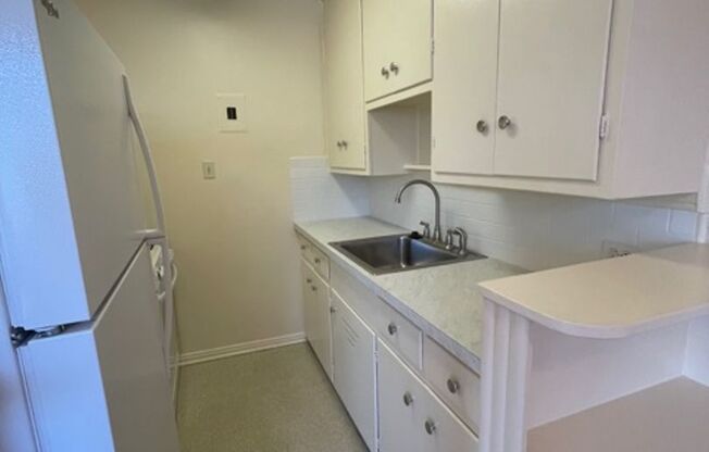 2 beds, 1 bath, 800 sqft, $1,450, Unit 302