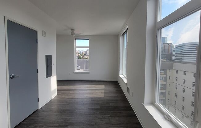 Studio, 1 bath, 403 sqft, $1,590, Unit 520