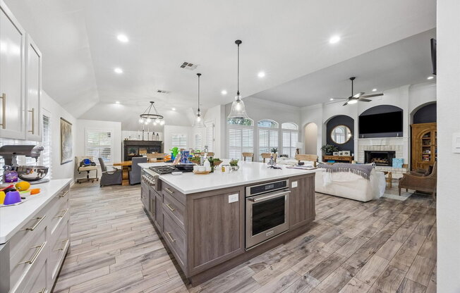 1129 CASTLE PATH