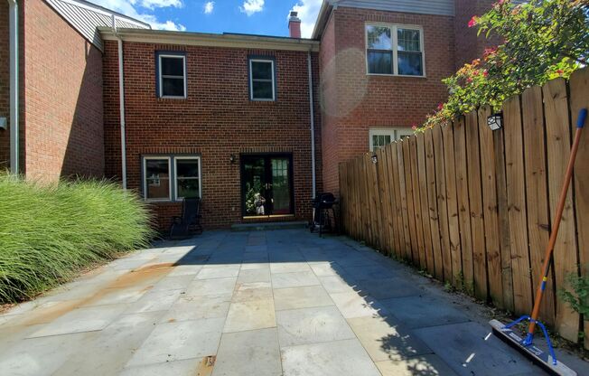 Fabulous 3BR/3.5BA Potomac Townhome, in Inverness Knolls!!
