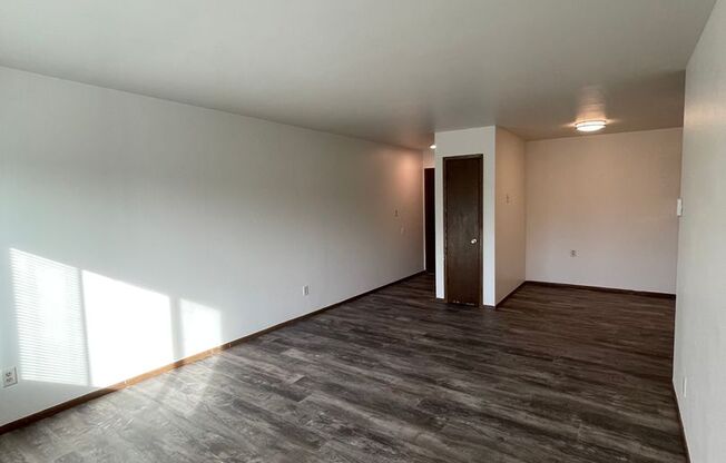 2 beds, 2 baths, $1,195, Unit 122