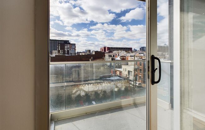 1 bed, 1 bath, 718 sqft, $2,050, Unit 5B