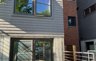 8 1/2 E BEALL ST
