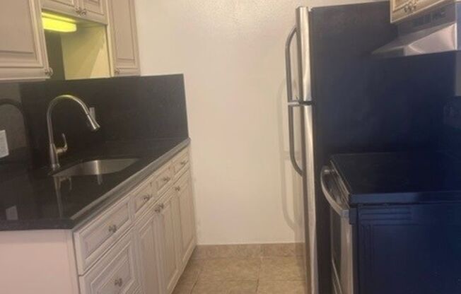 1 bed, 1 bath, 628 sqft, $1,525, Unit 323