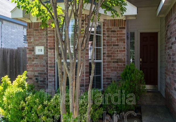 118 DRAKE LN