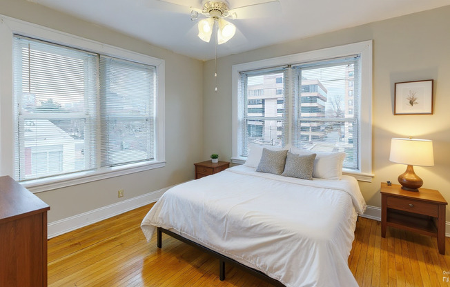 4616 Lindell Blvd. (Carleton Apt)