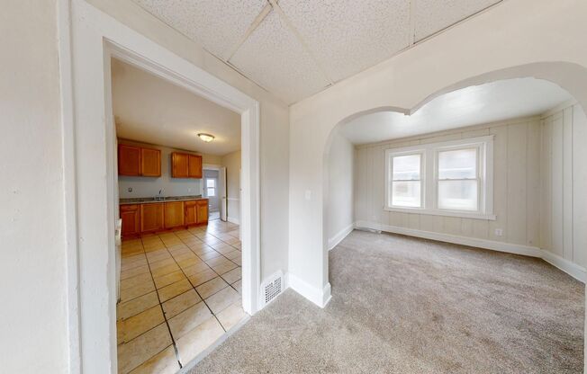 2 beds, 1 bath, 735 sqft, $900, Unit Unit 4