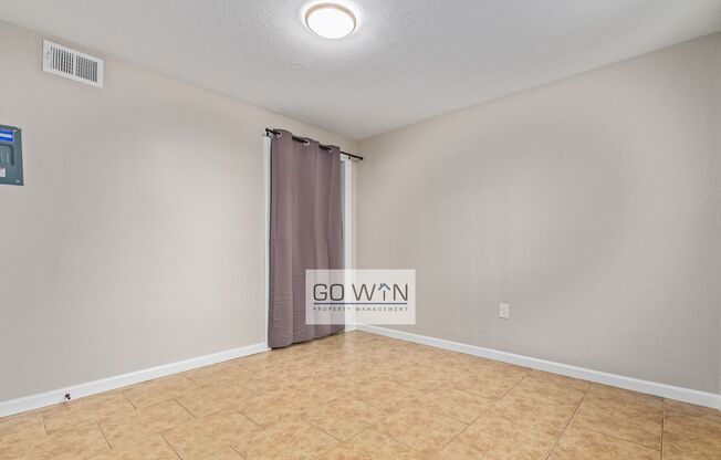 2 beds, 1 bath, 700 sqft, $1,250, Unit 3