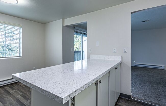 2 beds, 1 bath, 980 sqft, $1,525, Unit C65
