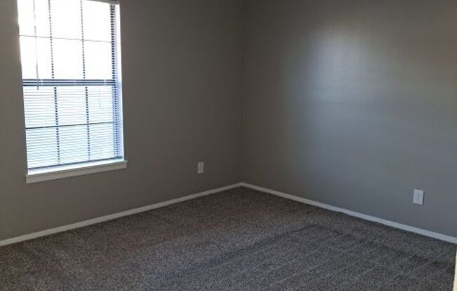 2 beds, 1 bath, 950 sqft, $875, Unit 6841-403