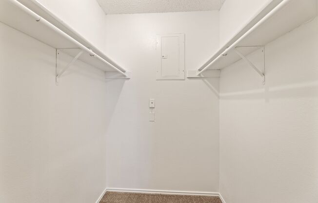 1 bed, 1 bath, 663 sqft, $1,239, Unit 200 Brothers Blvd #4207