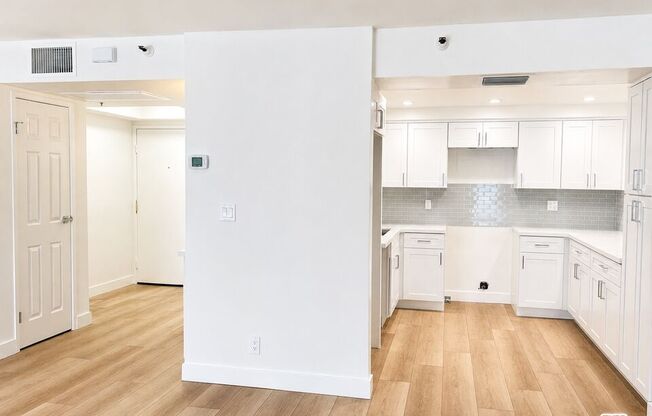 1 bed, 1.5 baths, 1,120 sqft, $4,195, Unit 511