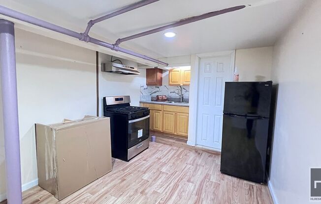 609 E 49 ST