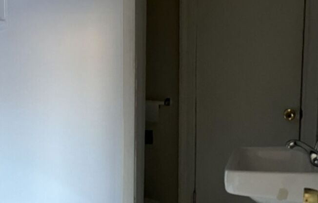 1 bed, 1 bath, $895, Unit 2