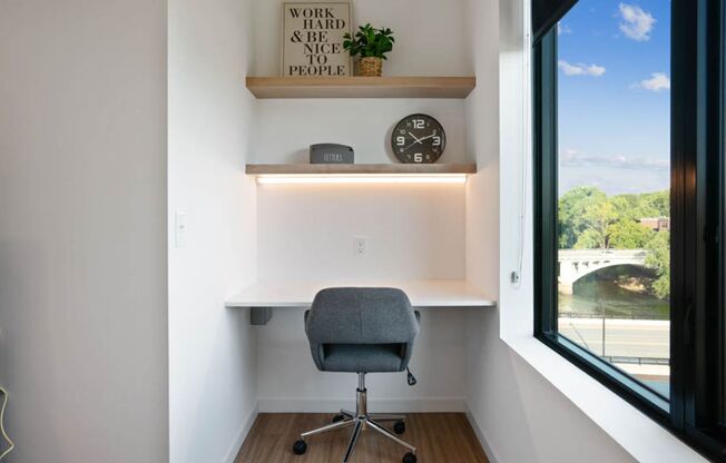 Studio, 1 bath, 411 sqft, $1,250, Unit 411