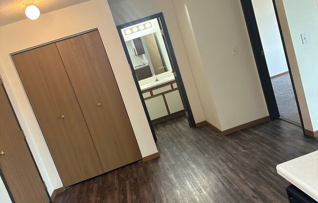 1 bed, 1 bath, 700 sqft, $725, Unit 207
