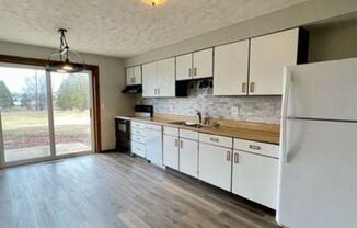 1352/1354 W. Hiawatha Drive