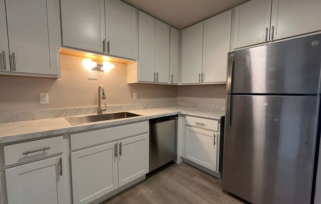 3 beds, 2 baths, $1,695, Unit 124