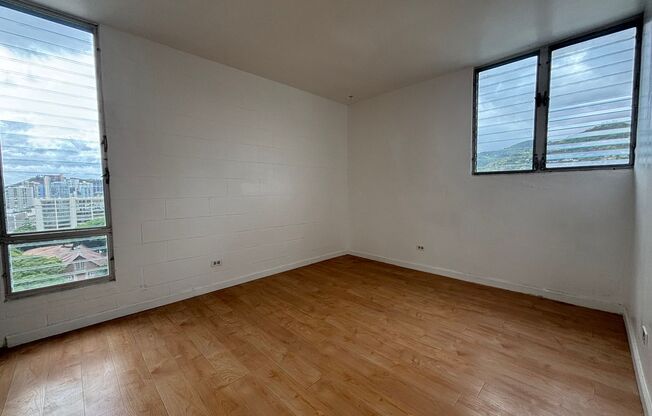 AVAILABLE NOW! 2 BED 1 BATH 1 COVERED PARKING ALL UTL. INCLUDED, WASHER DRYER IN UNIT
